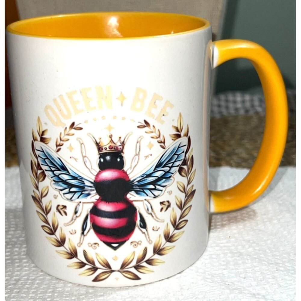Queen Bee 11 Ounce Coffee Mug -- NWTS